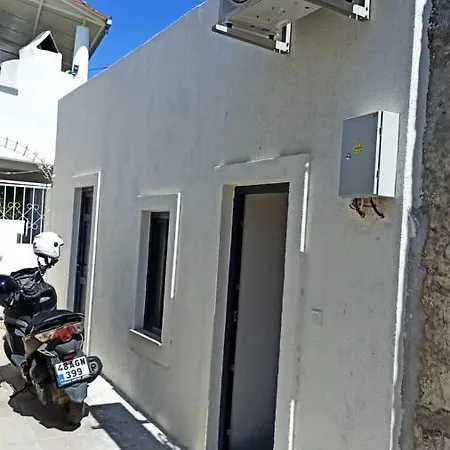 Private Old Stone Building In The Center Of 1plus1 Hotel